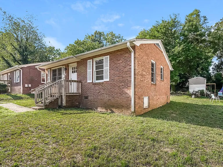 1006 E Devonshire St — Photo 24