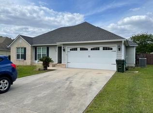 5238 Carys Brook Dr, Hahira, GA 31632