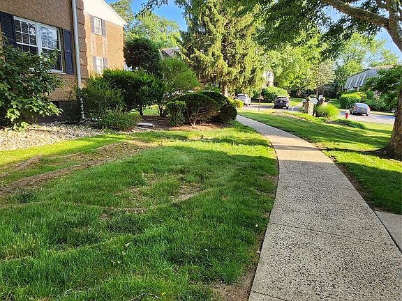 3rd image of 10 Somerset Drive #26K