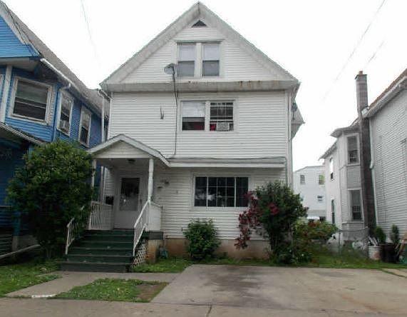 2nd image of 127 Hanover St
