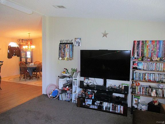 Measures 15'2 x 13'2