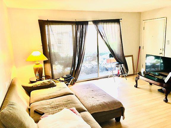 3rd image of 10425 S Hale Ave APT 1A