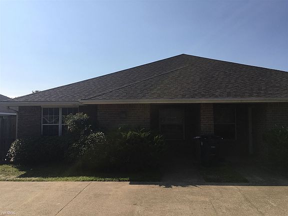 2nd image of 3705 Oldenburg Ln