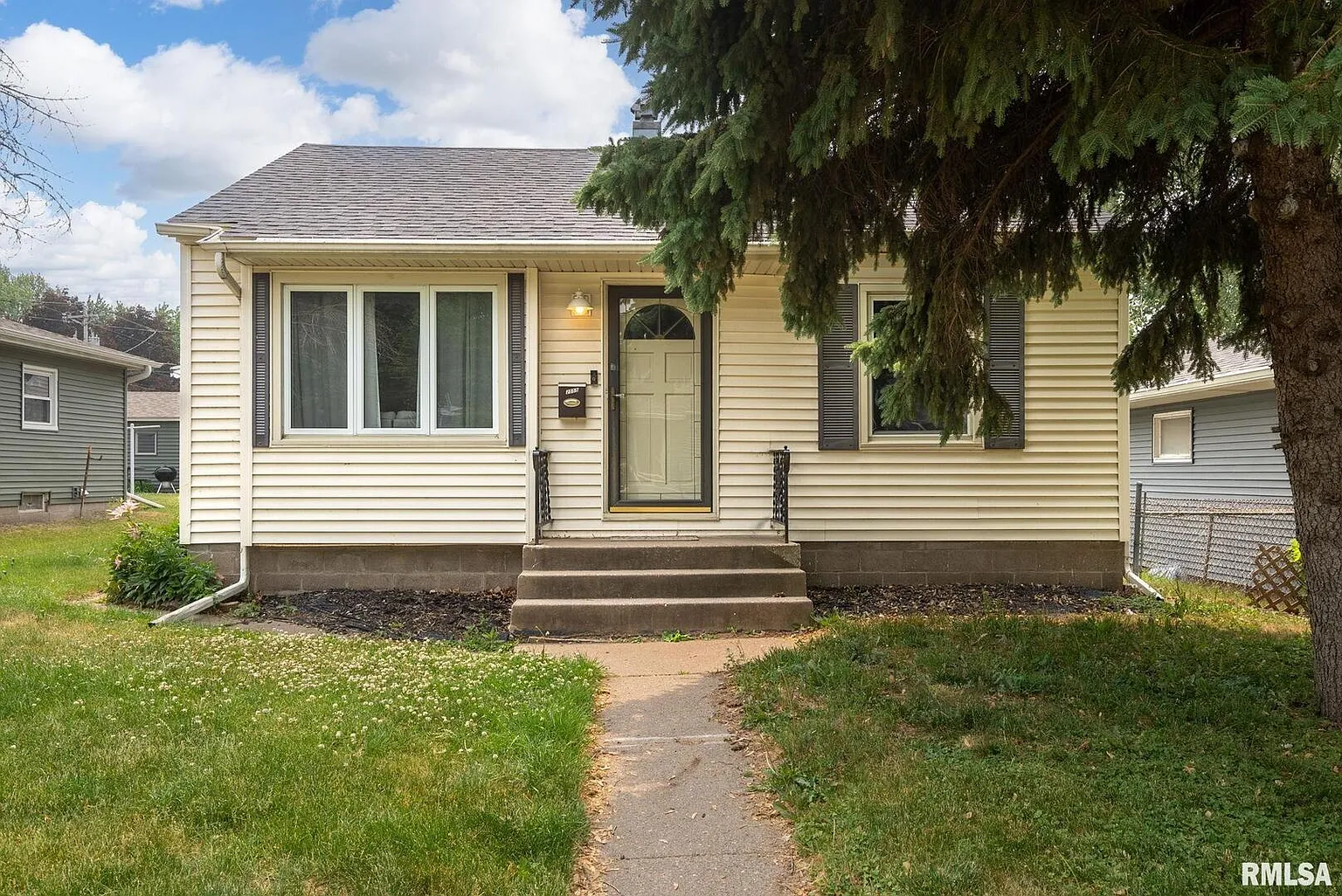2555 Cody St photo 1