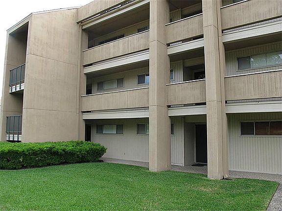 3rd image of 12600 Melville Dr APT 219