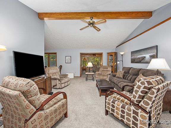 5th image of 3901 Sante Fe Ct SW