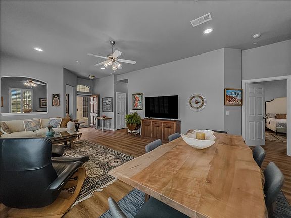 4th image of 2829 Mott St