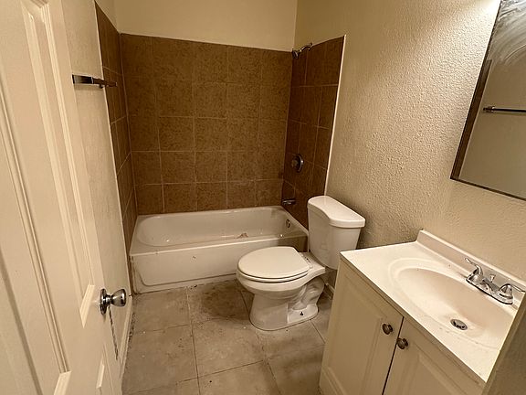 5th image of 734 N Bond St APT 3