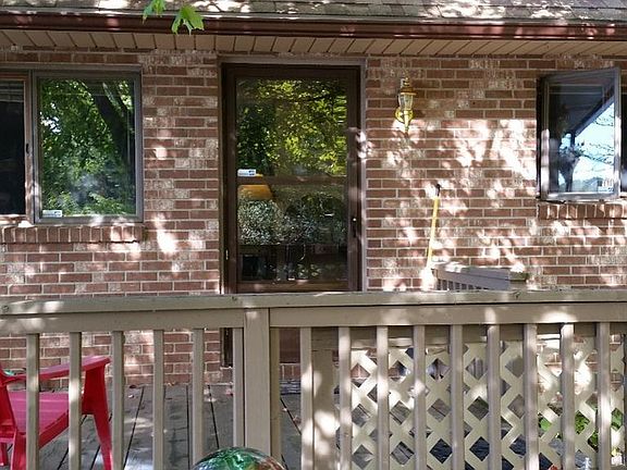 4th image of 15042 Longfield Dr
