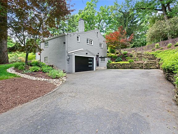 3rd image of 119 Byron Rd