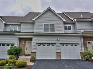 39 Sharon Dr N UNIT 3B, Moosic, PA 18507