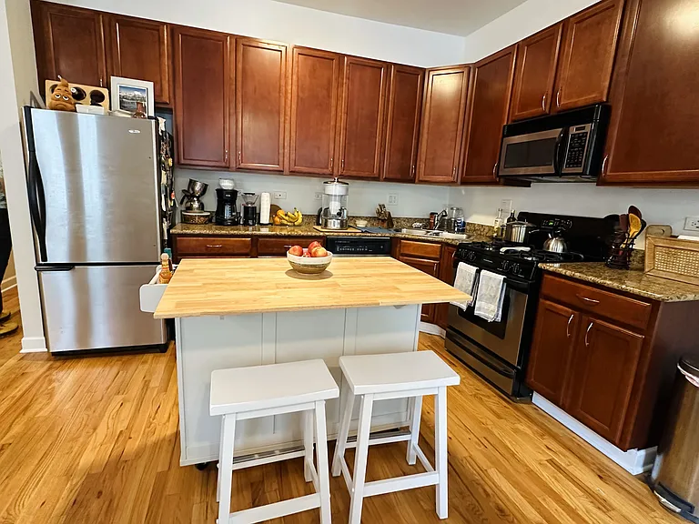2256 W Adams St #1 — Photo 2