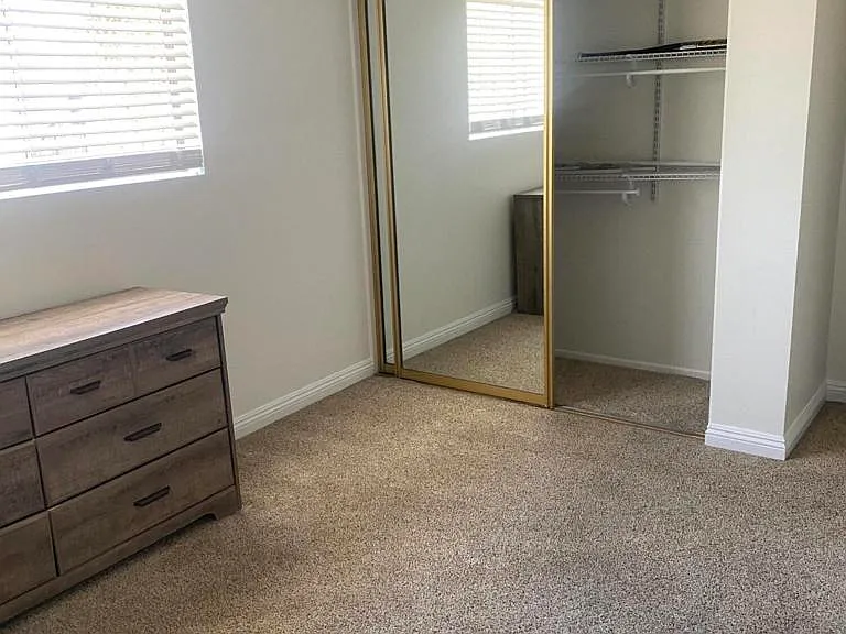 1136 Acadia Pl — Photo 10