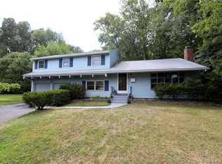 27 Jonathan Cir, Windsor, CT 06095