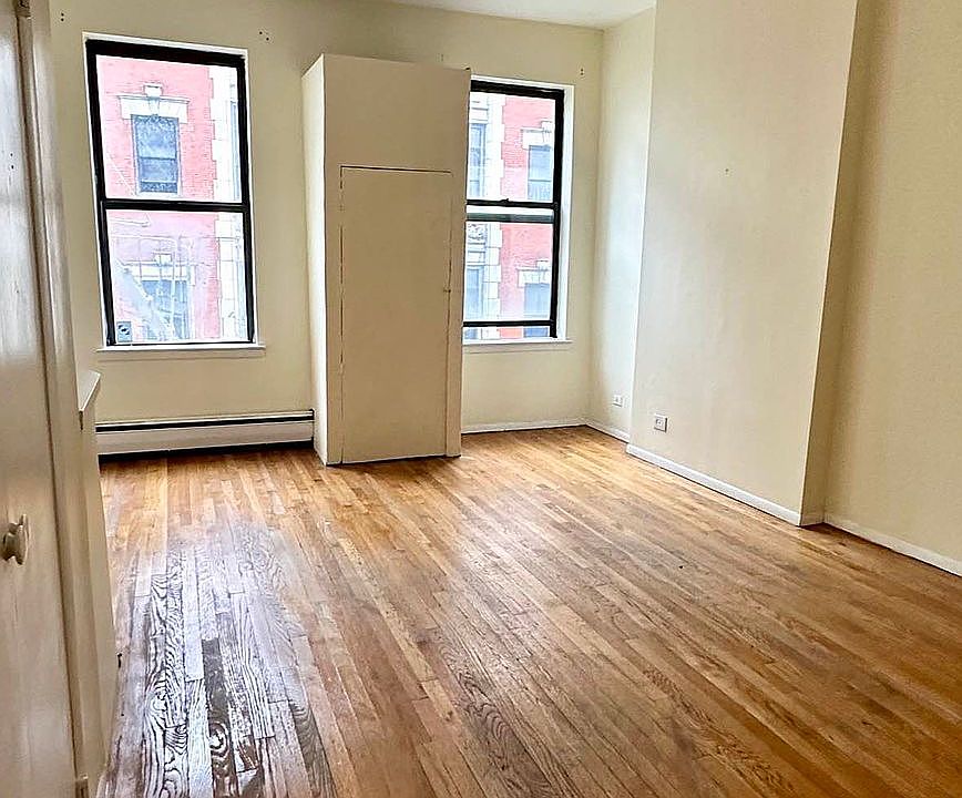 2nd image of 126 E 83rd St APT 1A