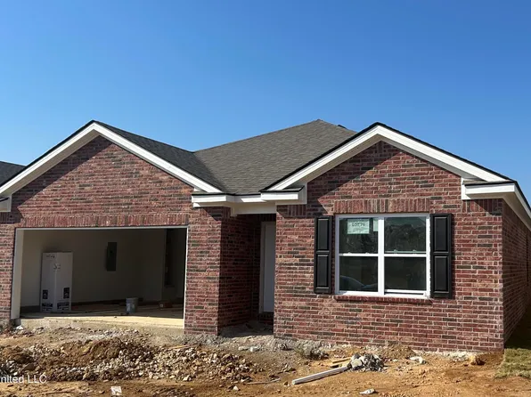 44 Pine St, Byhalia, MS 38611