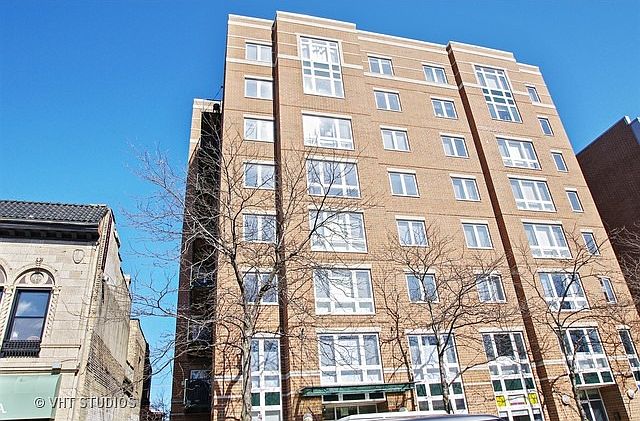 1st image of 811 Chicago Ave APT 203
