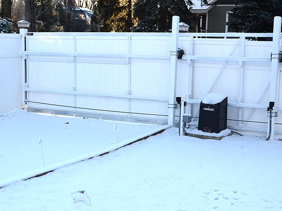 CSP is one of the top cities in the country for car break ins and thefts. You'll have a PERSONAL CLICKER FOR THE ELECTRIC GATE AND OFF-STREET, DESIGNATED PARKING. Park steps away from your private entrance.