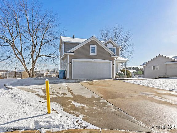 4th image of 426 Lloyd Ct