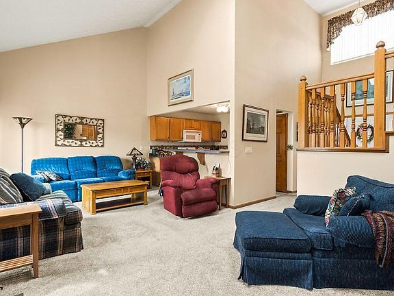 4th image of 369 Eddington Dr