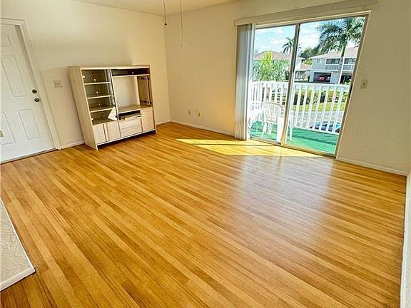 2nd image of 3339 Ottawa Cir APT 4