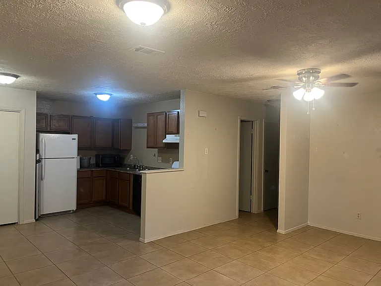 3700 Forestwood Dr — Photo 7