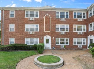 4853 Dobson St UNIT 302, Skokie, IL