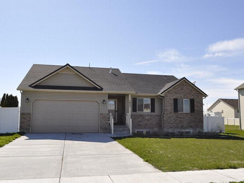 1st image of 1055 N Yellowpine Dr