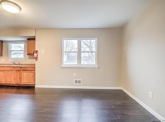 5th image of 248 Long Branch Ave