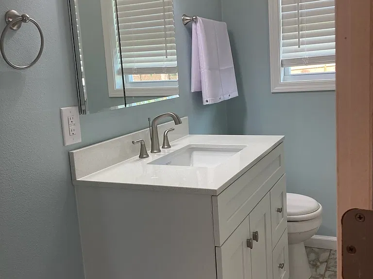 832 Hubert Dr — Photo 8