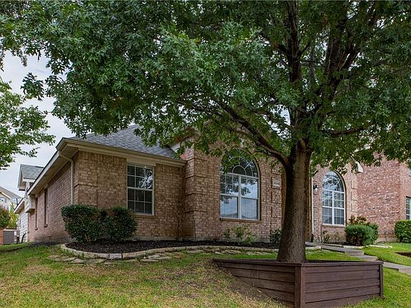 3rd image of 2034 Fox Glen Dr
