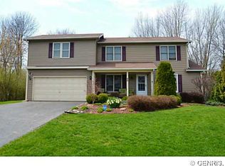 96 Sugar Tree Cir, Brockport, NY 14420