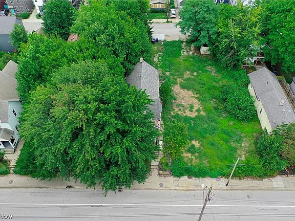 5th image of 823 Starkweather Ave