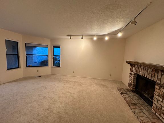 4th image of 1673 Sugarloaf Dr