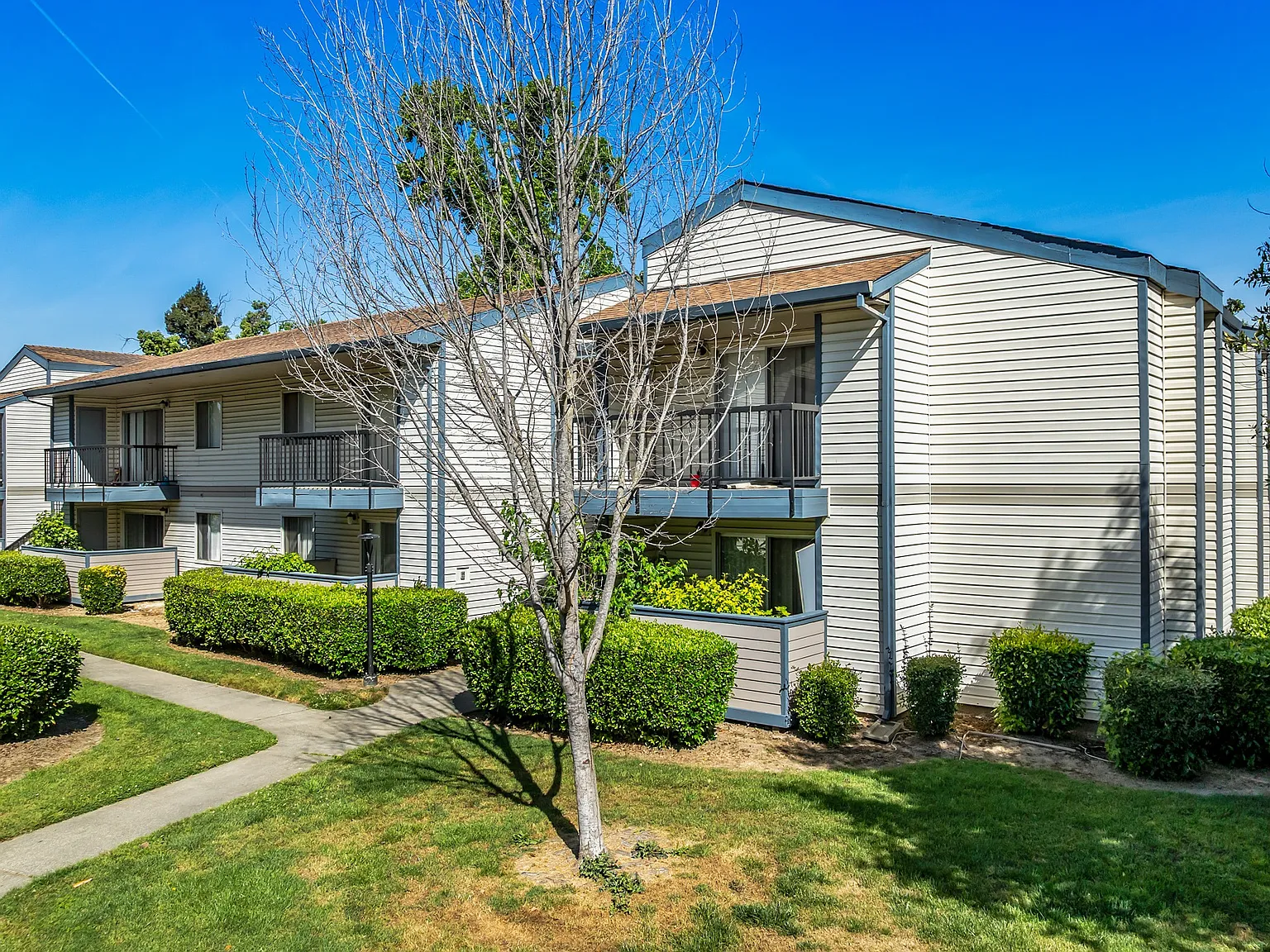 Rivercourt Apartments — Photo 2