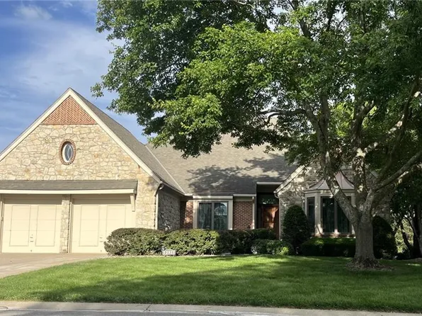 12917 Broadmoor St, Overland Park, KS 66209