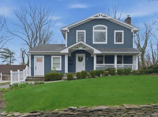 98 Nassau Rd APT 2, Huntington, NY 11743