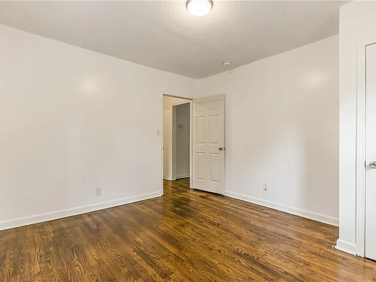 937 Lawton St SW — Photo 20