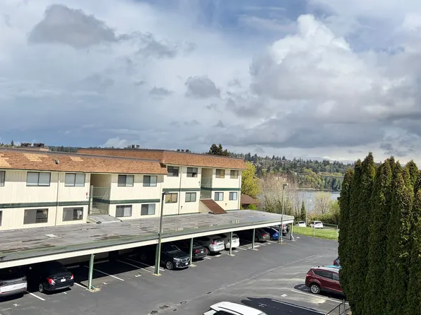 1588 Naval Ave APT 10, Bremerton, WA 98312