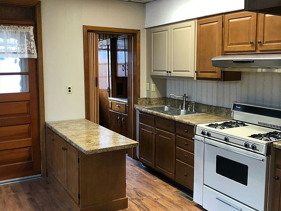 3rd image of 1323 Chamberlain Ave