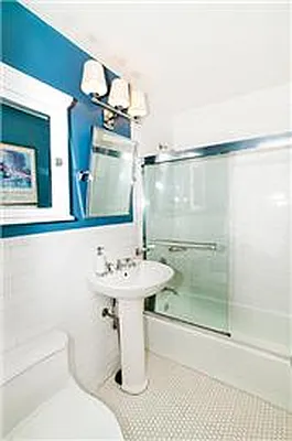 Sold by Barkoff Residential  | media 22