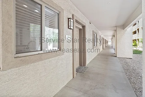 920 E Devonshire Ave Photo 1