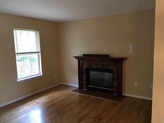 2nd image of 5647 Queen Anne Ct