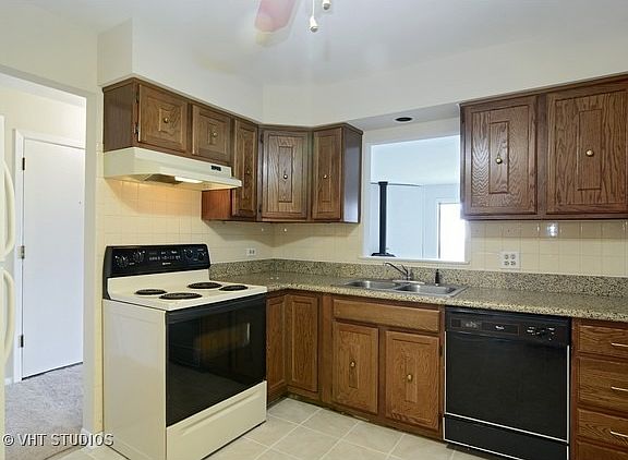 4th image of 1365C N Sterling Ave Unit 212