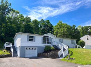 309 Meadowcrest Dr, Trucksville, PA 18708