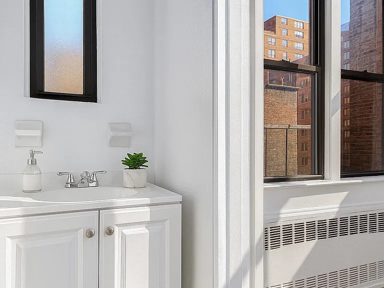 215 W 101st St #8A — Photo 3