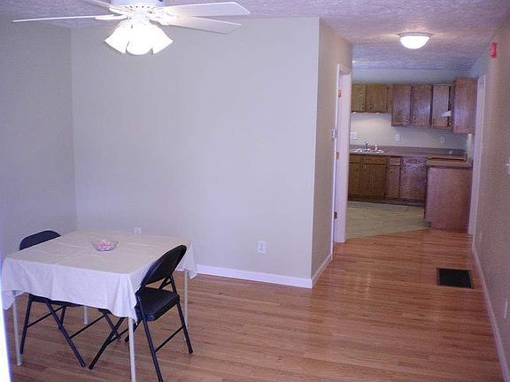5th image of 1318 E Centennial Ave