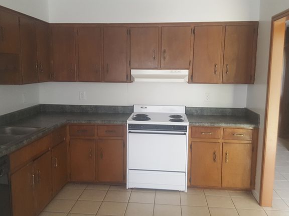5th image of 3401 Green Briar Ct APT B