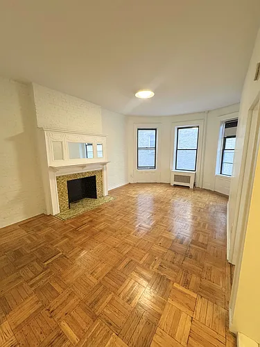 327 W 89th St #3R Photo 1