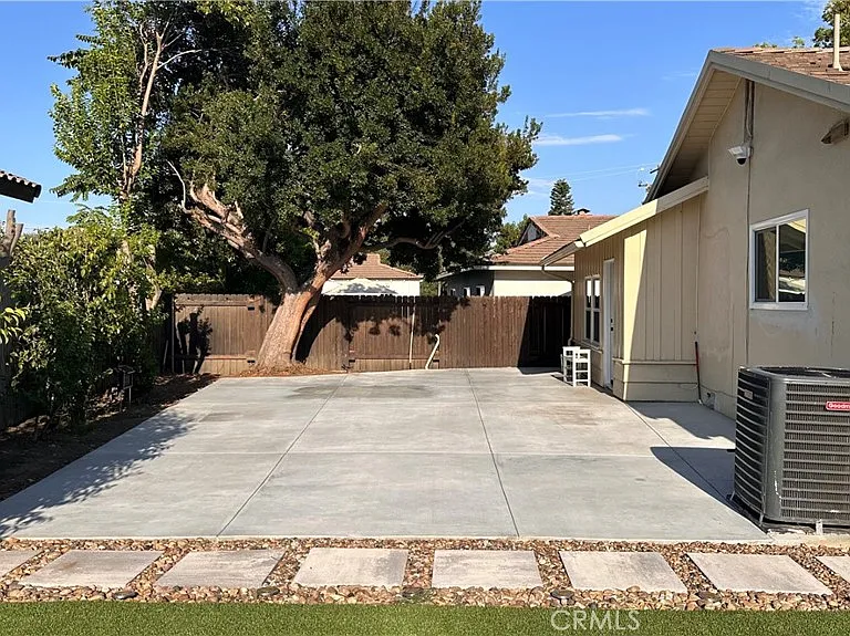 419 Robbins Dr — Photo 13